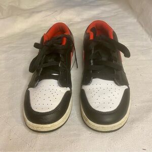 Nike Air Jordan 1 Mid Black Red White Shoes Size 5Y